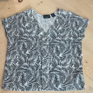 Tahari Black and White Leaf Pattern Blouse